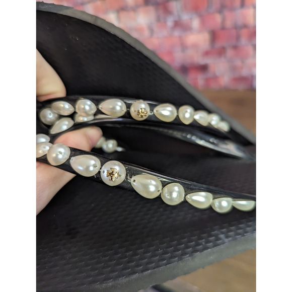 Tory Burch Pearl Thin Flip Flops Size 8. Worn maybe once or twice. - Picture 7 of 8
